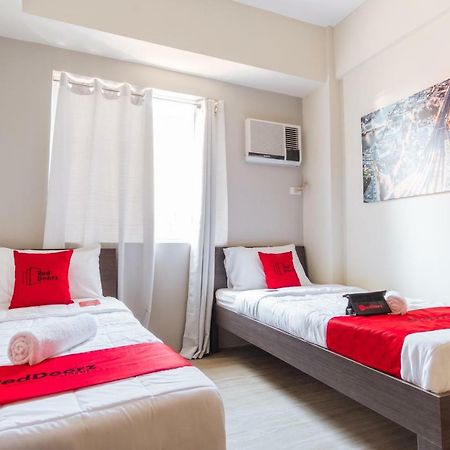 Reddoorz Premium @ Vista Heights Legarda Manila Exterior foto