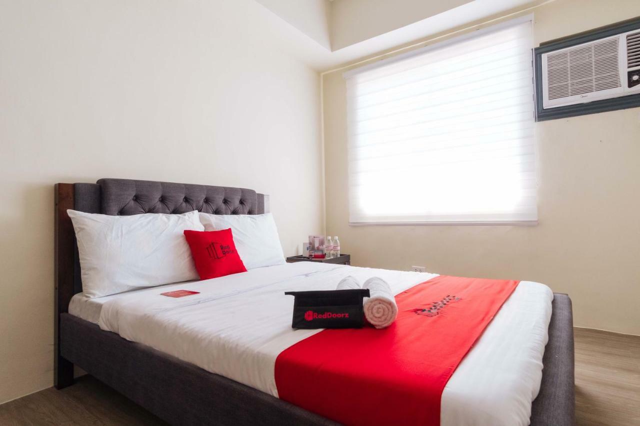 Reddoorz Premium @ Vista Heights Legarda Manila Exterior foto