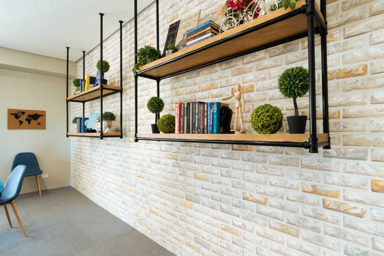 Reddoorz Premium @ Vista Heights Legarda Manila Exterior foto