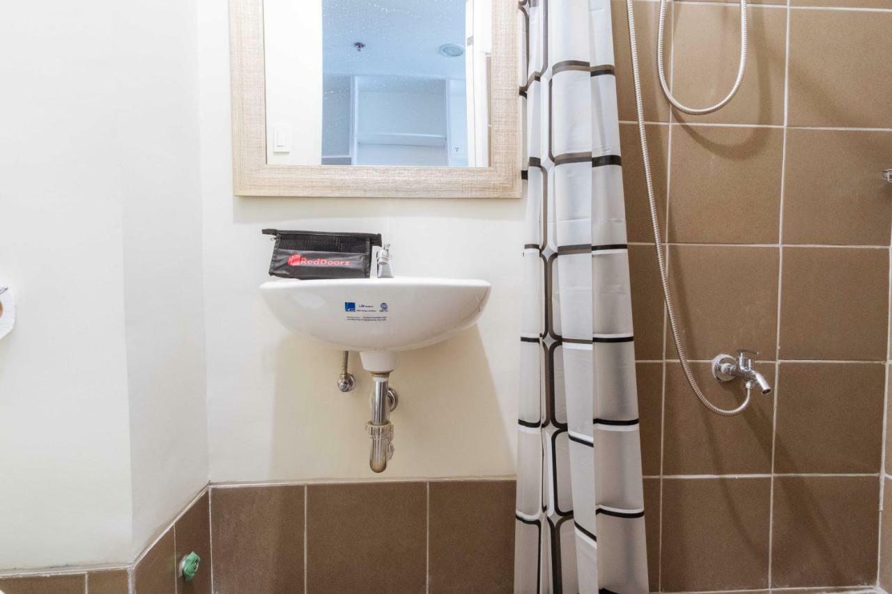 Reddoorz Premium @ Vista Heights Legarda Manila Exterior foto