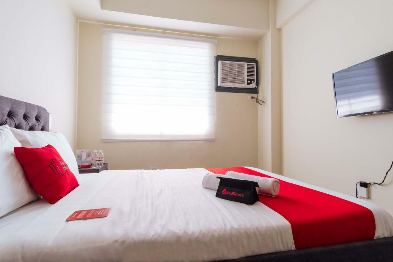 Reddoorz Premium @ Vista Heights Legarda Manila Exterior foto