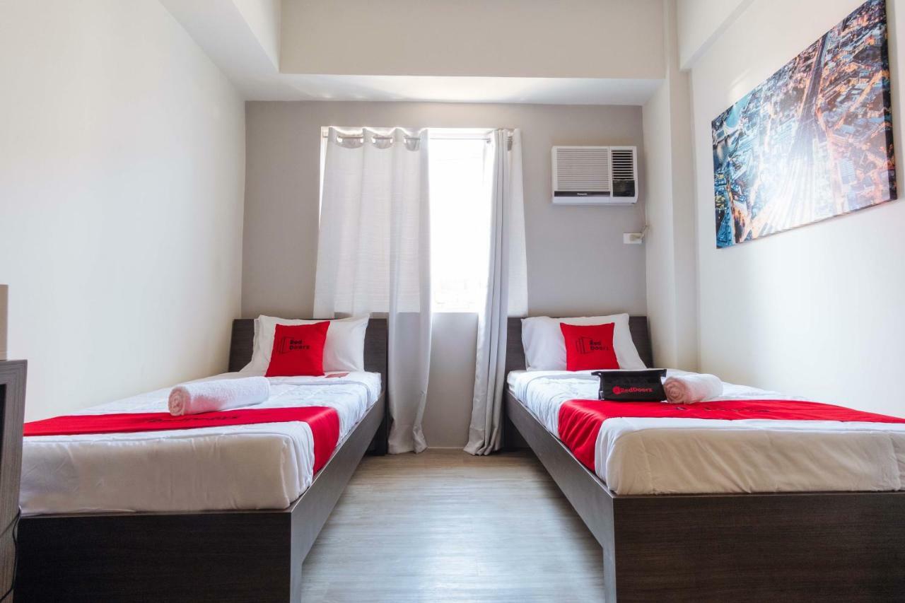 Reddoorz Premium @ Vista Heights Legarda Manila Exterior foto