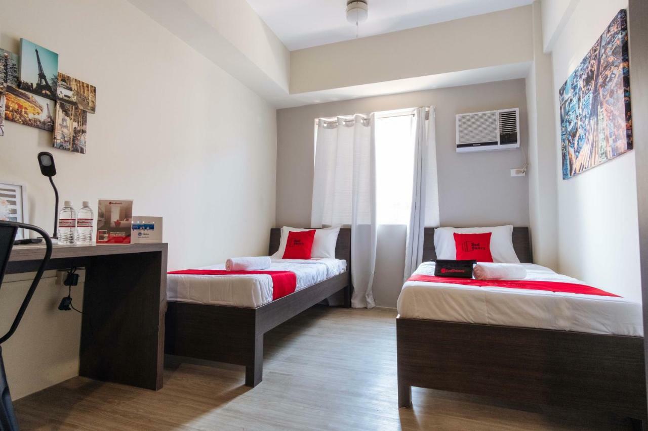 Reddoorz Premium @ Vista Heights Legarda Manila Exterior foto